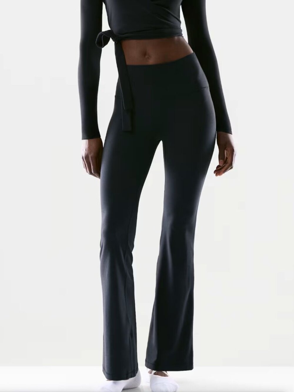 NWT Aritzia BUTTER Cheeky Infinite Hi Flare 30" Legging - Size 2 - Picture 2 of 8